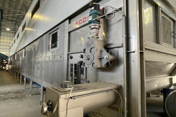 Conveyor dryer with Polyester belt