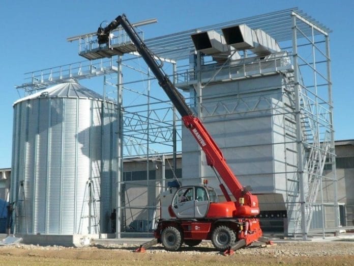 Paddy rice dryer. Assembly of cover.