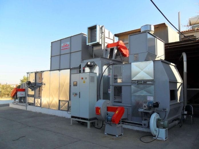 Horisontal dryer with heat recovery and heat recirculation