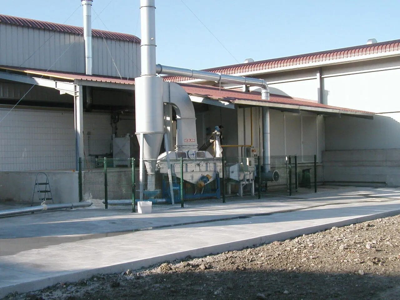 Industrial egg shells dryer