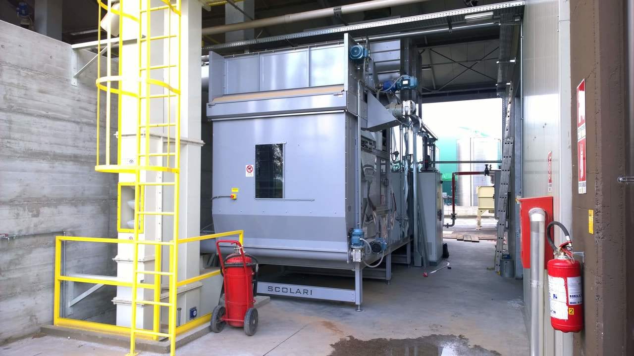 Conveyor belt dryer
